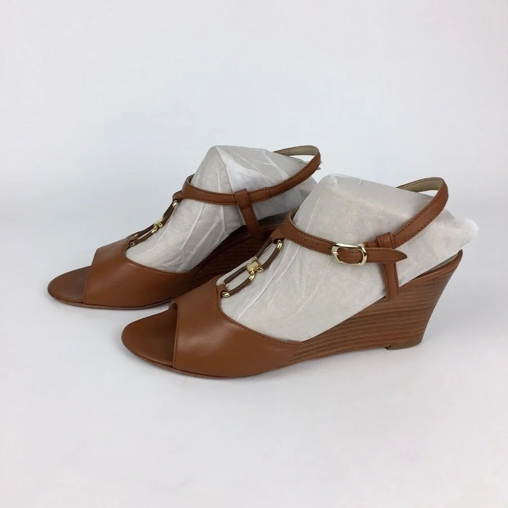 AGL Attilio Giusti Leombruni Womens Tan Wedge Sandal Gold Buckle size 40 US 10